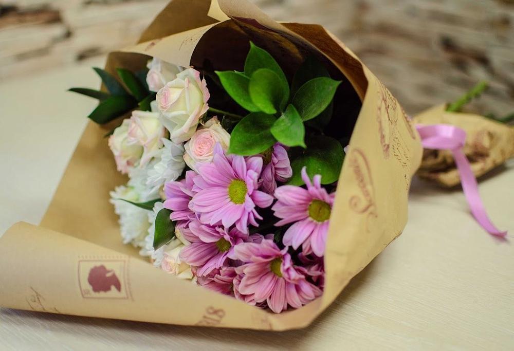 Букет цветов из: Розы и Хризантемы в Нижнеивкино