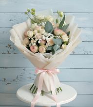 Букет цветов из:  Розы и Лизиантусы в Нижнеивкино