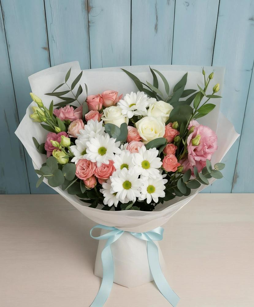 Букет цветов из: Розы, Лизиантусы и Хризантемы в Нижнеивкино