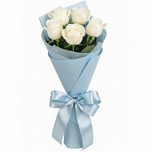 Букет 5 Белых роз Проуд в Нижнеивкино