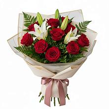 Букет цветов из:  Лилии и Розы в Нижнеивкино