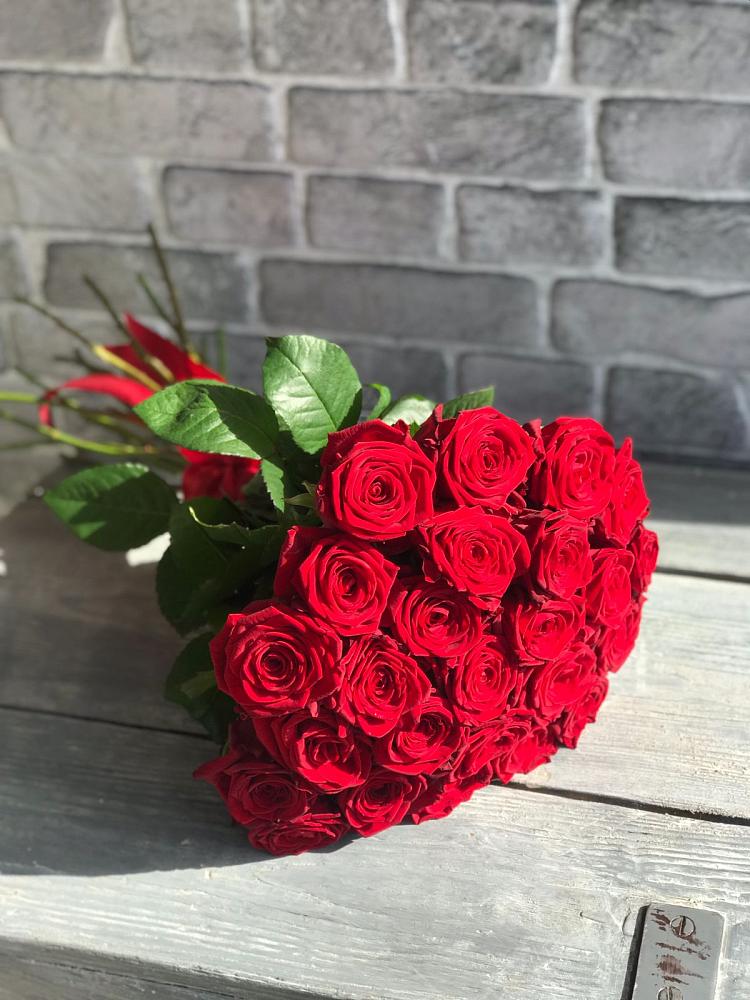 Букет Красные розы Фридом в Нижнеивкино