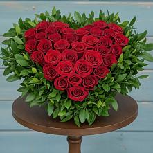 Цветочная композиция из Розы в виде сердца в Нижнеивкино