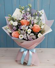 Букет цветов из:  Лизиантусы, Розы, Альстромерии и Гипсофила в Нижнеивкино