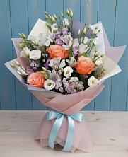 Букет цветов из:  Лизиантусы, Розы, Альстромерии и Гипсофила в Нижнеивкино