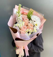 Букет цветов из:  Хризантемы и Розы в Нижнеивкино
