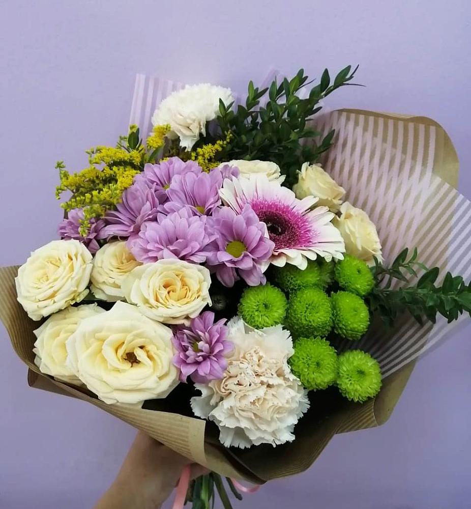 Букет цветов из: Хризантемы, Розы, Гвоздики и Герберы в Нижнеивкино