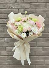 Букет цветов из:  Гвоздики, Розы, Лизиантусы и Хризантемы #REPLACE_PRED# Нижнеивкино