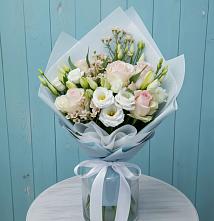 Букет цветов из:  Розы и Лизиантусы в Нижнеивкино