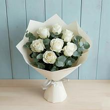 Букет Белые розы в Эвкалипте в Нижнеивкино