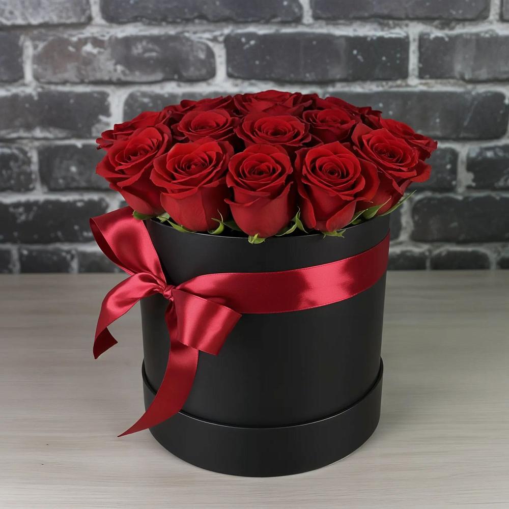 Цветочная композиция из Розы в шляпной коробке в Нижнеивкино