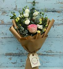 Букет цветов из:  Розы и Лизиантусы в Нижнеивкино