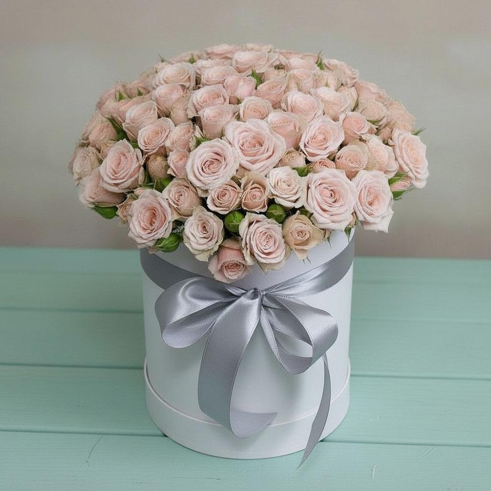 Цветочная композиция из Розы в шляпной коробке в Нижнеивкино